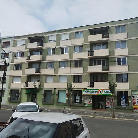 Central White Apartment Сату-Маре Екстер'єр фото