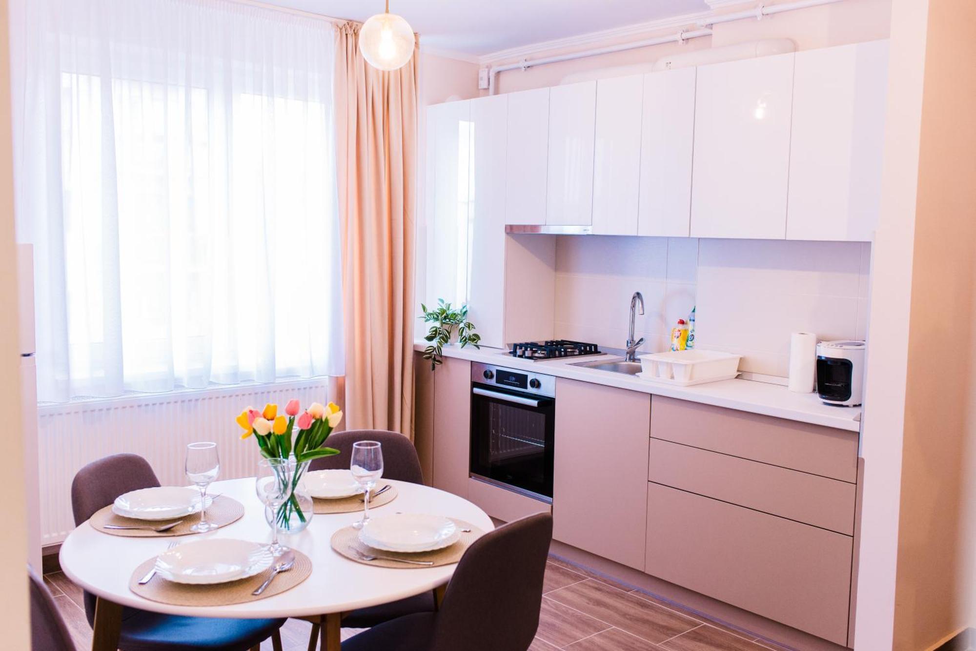 Central White Apartment Сату-Маре Екстер'єр фото