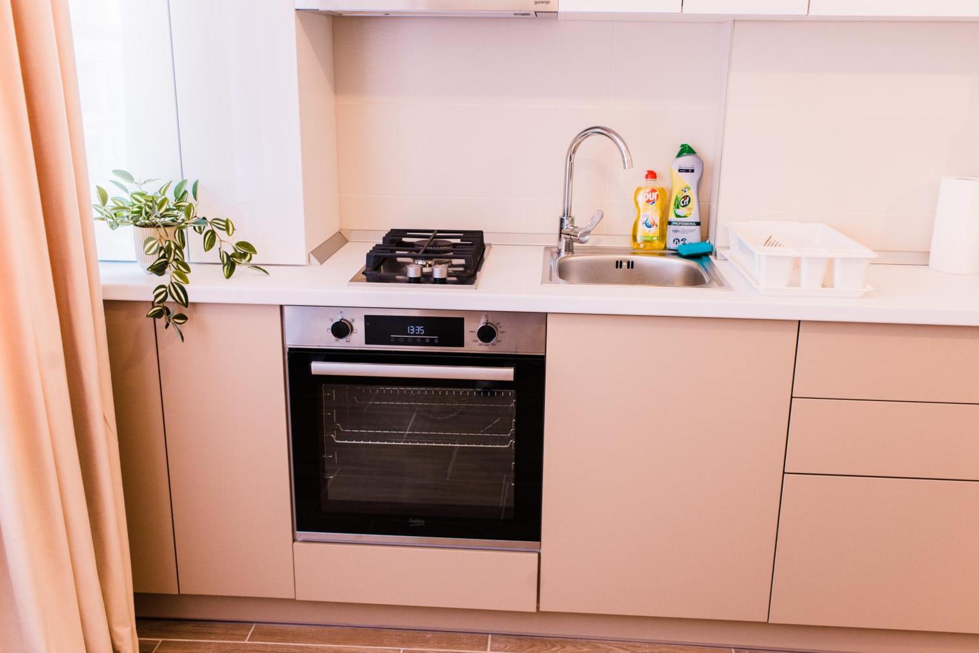 Central White Apartment Сату-Маре Екстер'єр фото